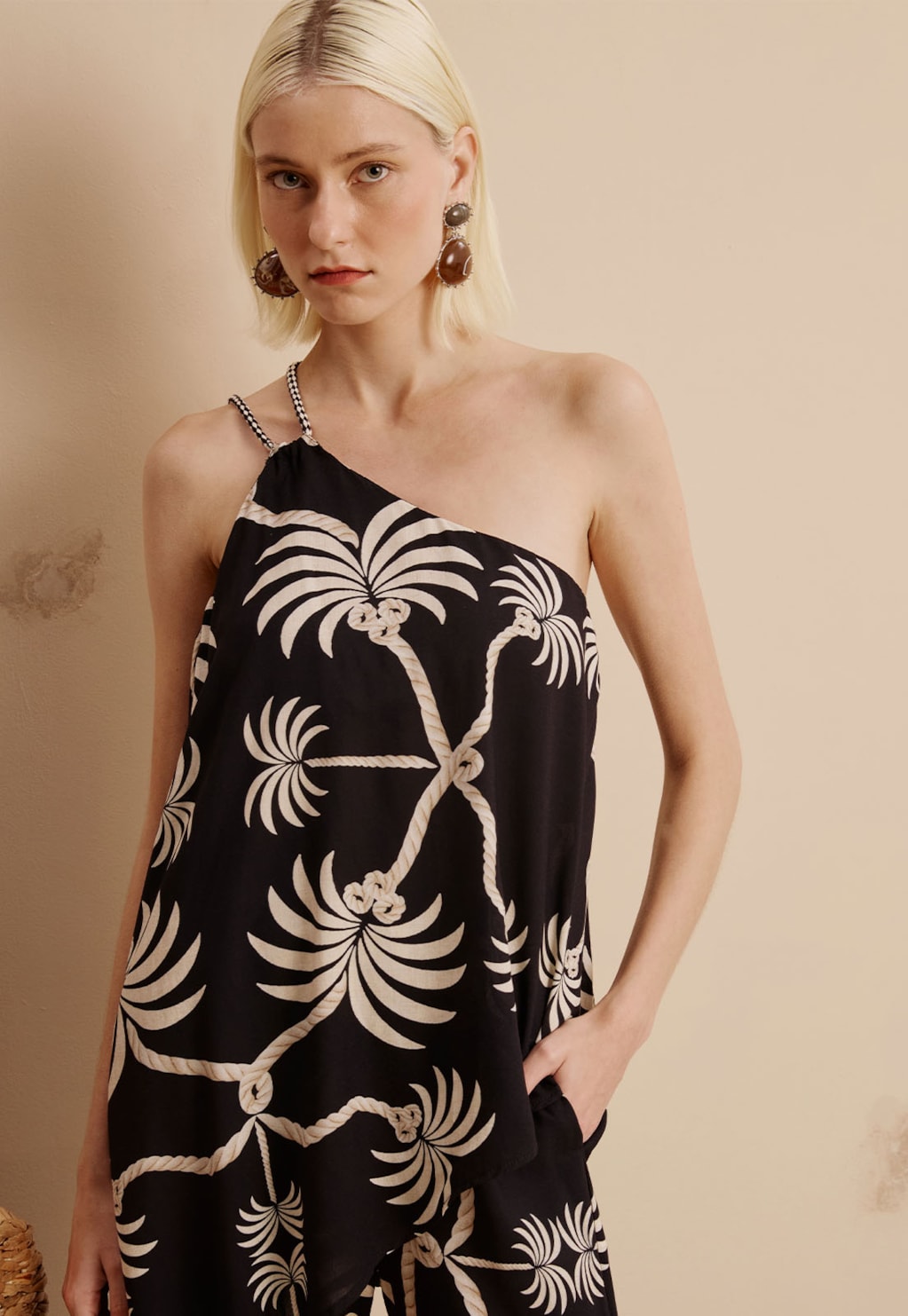 Veste Assimétrica Alça Corda Estampada Carnaúba