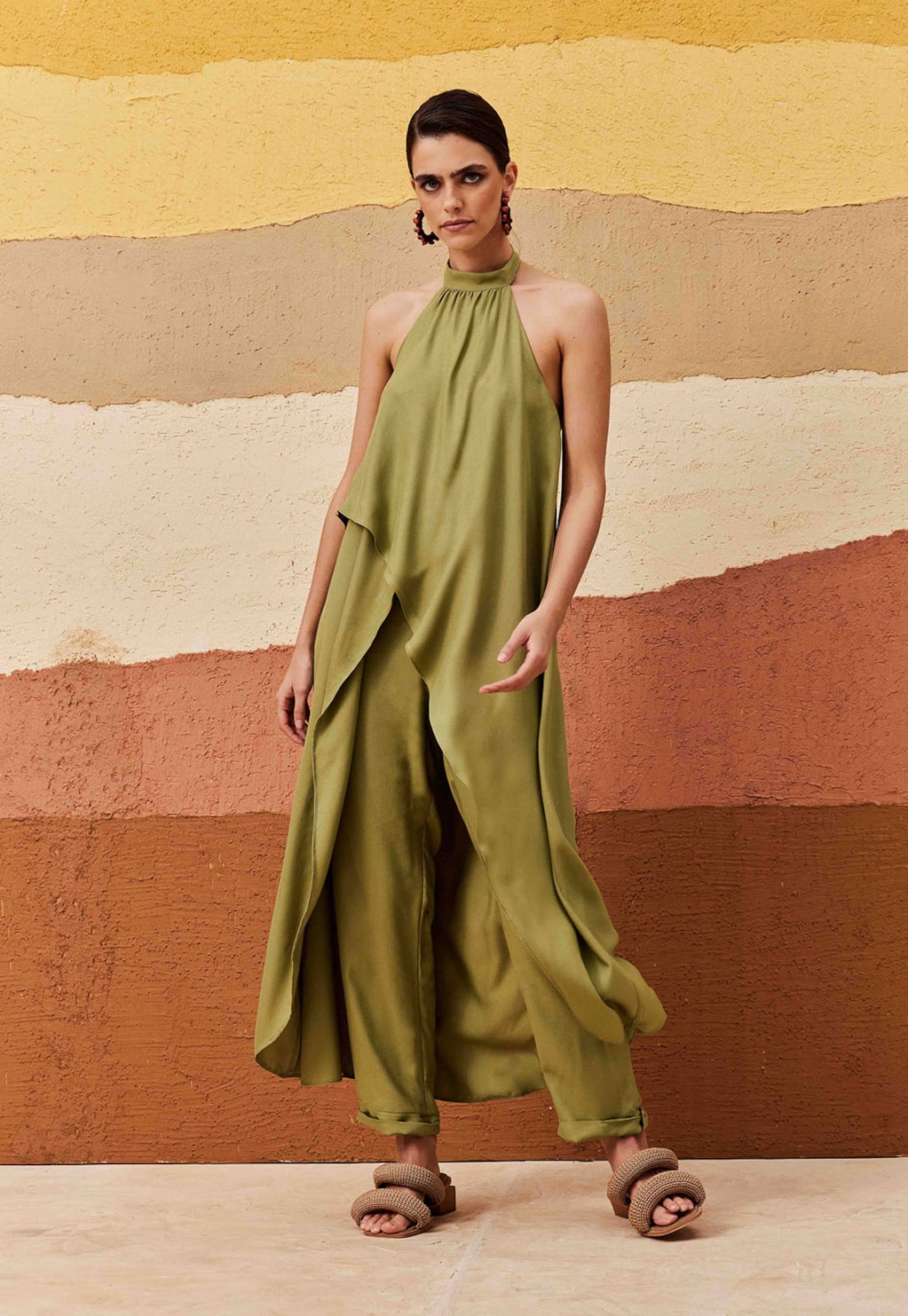 Veste Assimétrica Gola Alta