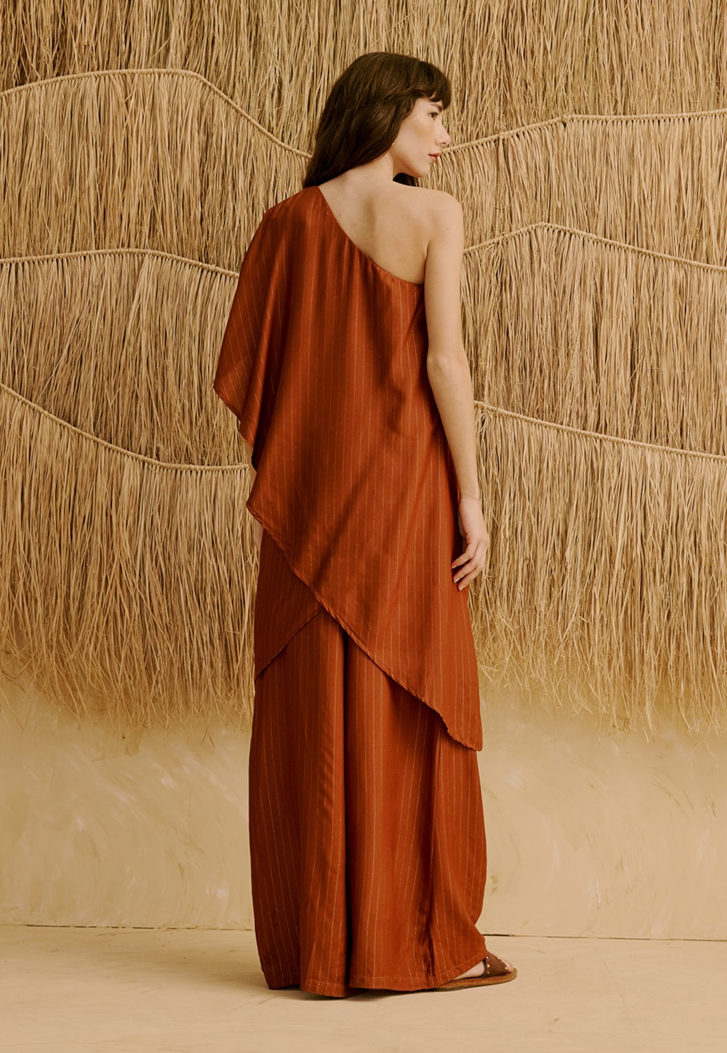 Veste Assimétrica Lisa Cascata 