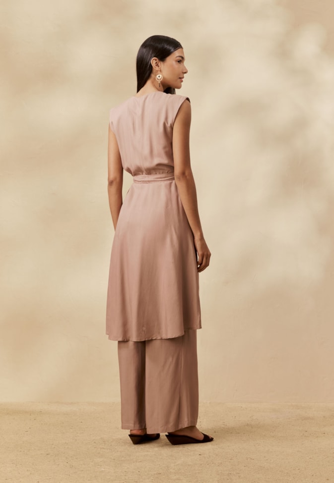 Veste Cascata Lisa com Faixa