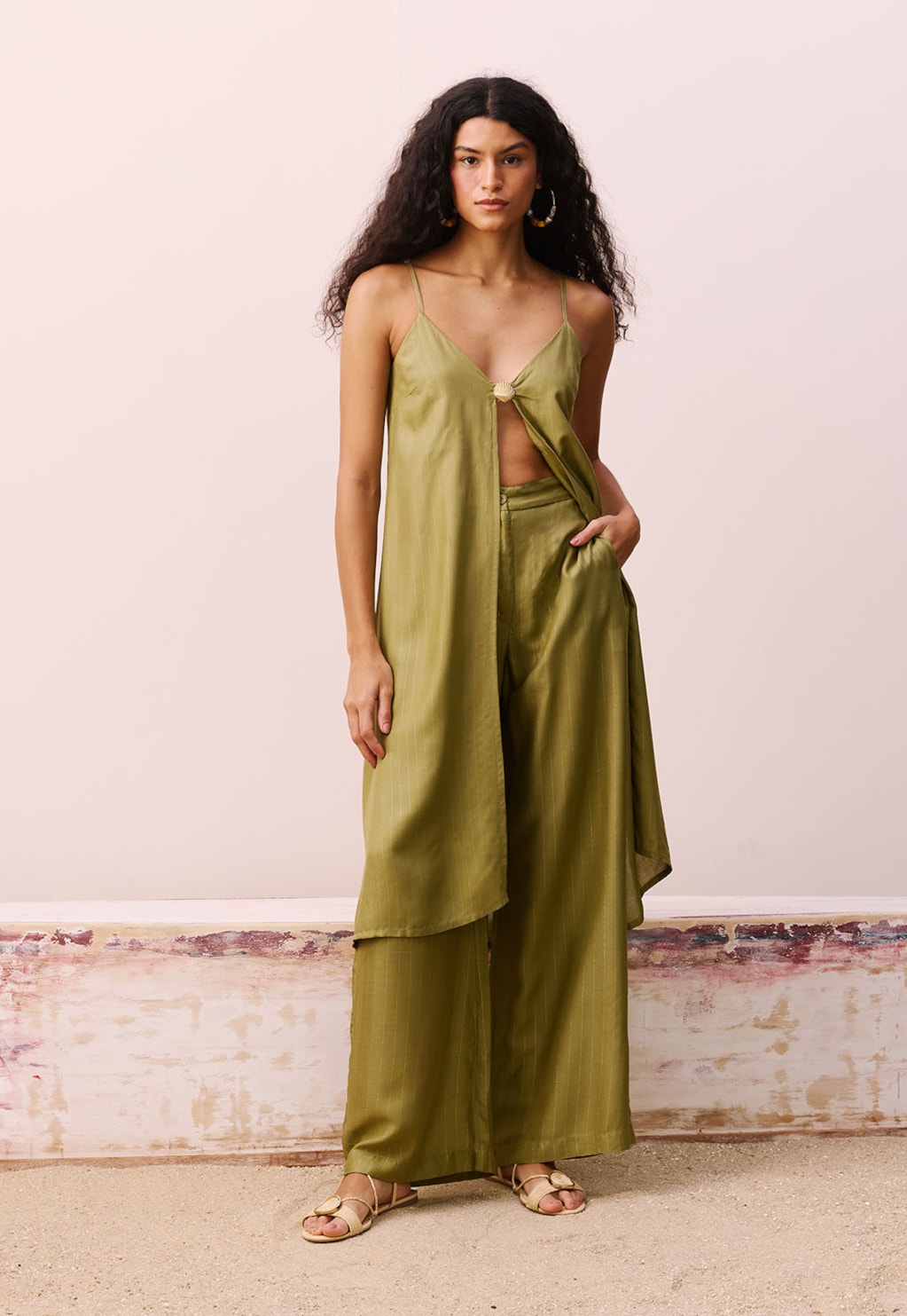 Veste Detalhe Concha Decote