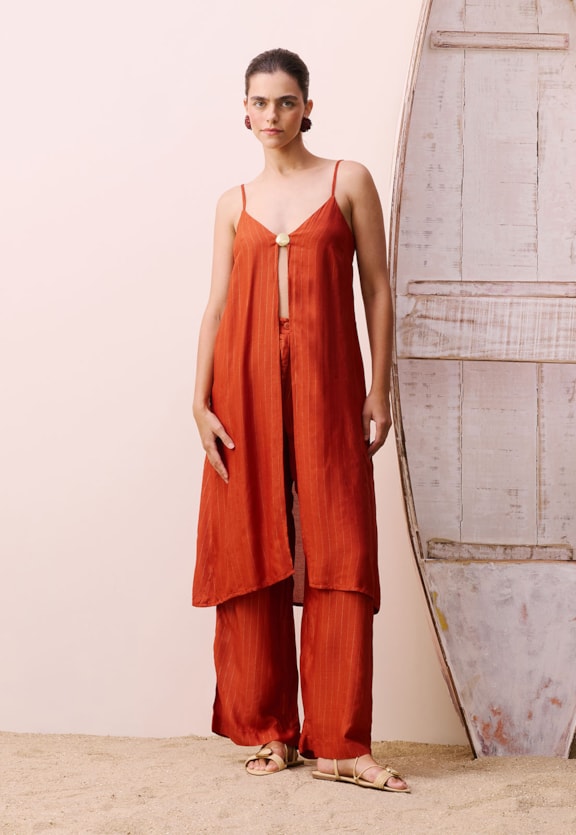 Veste Detalhe Concha Decote Vista Frontal