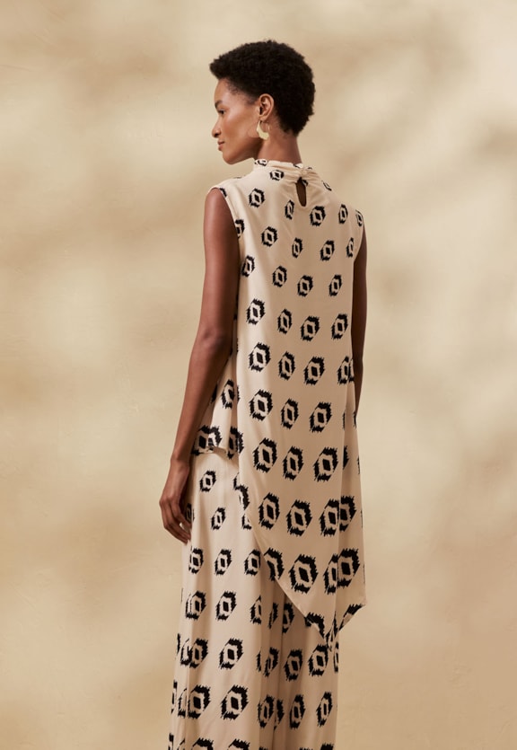 Veste Estampada Cayma Vista Traseira