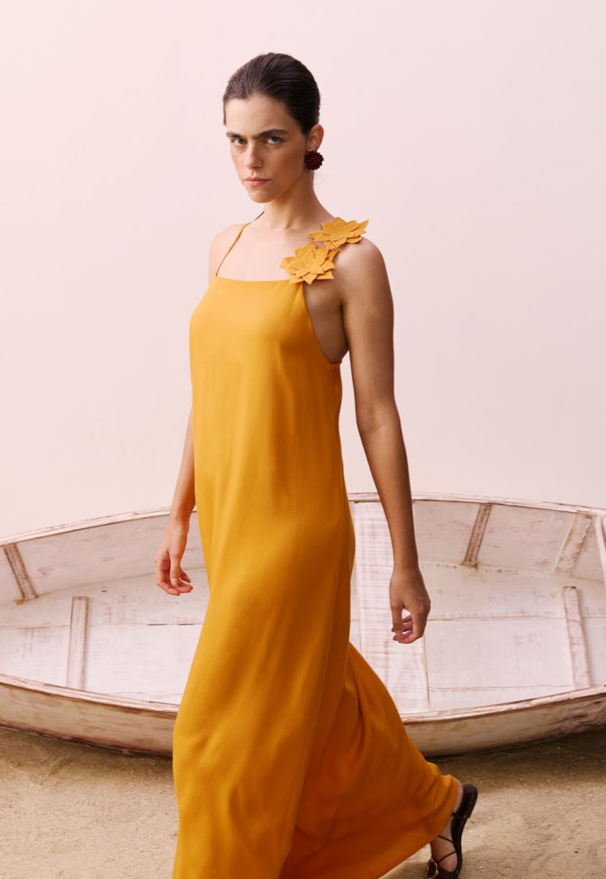 Vestido Alça Aplique Flor