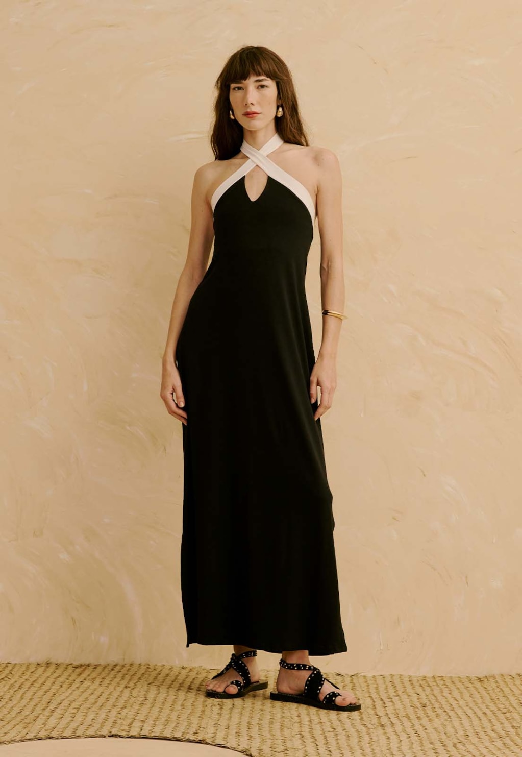 Vestido Bicolor com Decote Cruzado