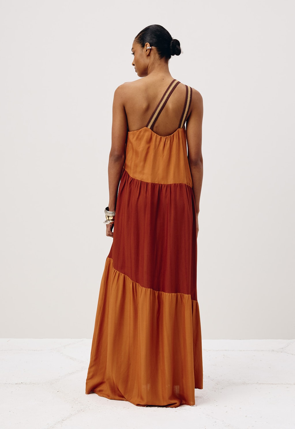 Vestido Bicolor Detalhe Alça Crochê