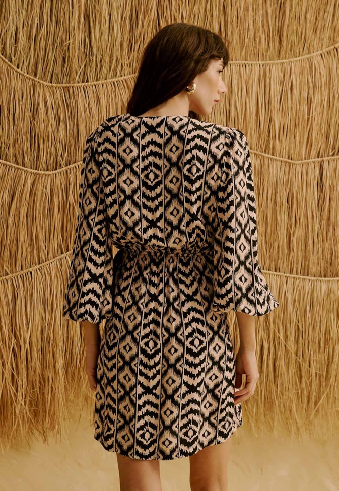 Vestido Curto Amarração Sobreposta Lateral Estampado Puno