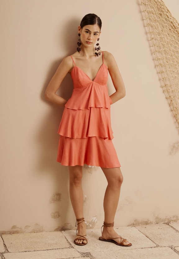 Vestido Curto Babados Vista Frontal