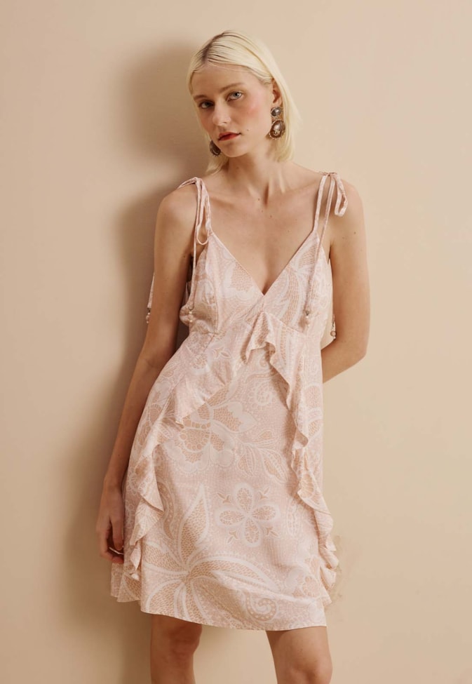 Vestido Curto Babados Estampado Maraca