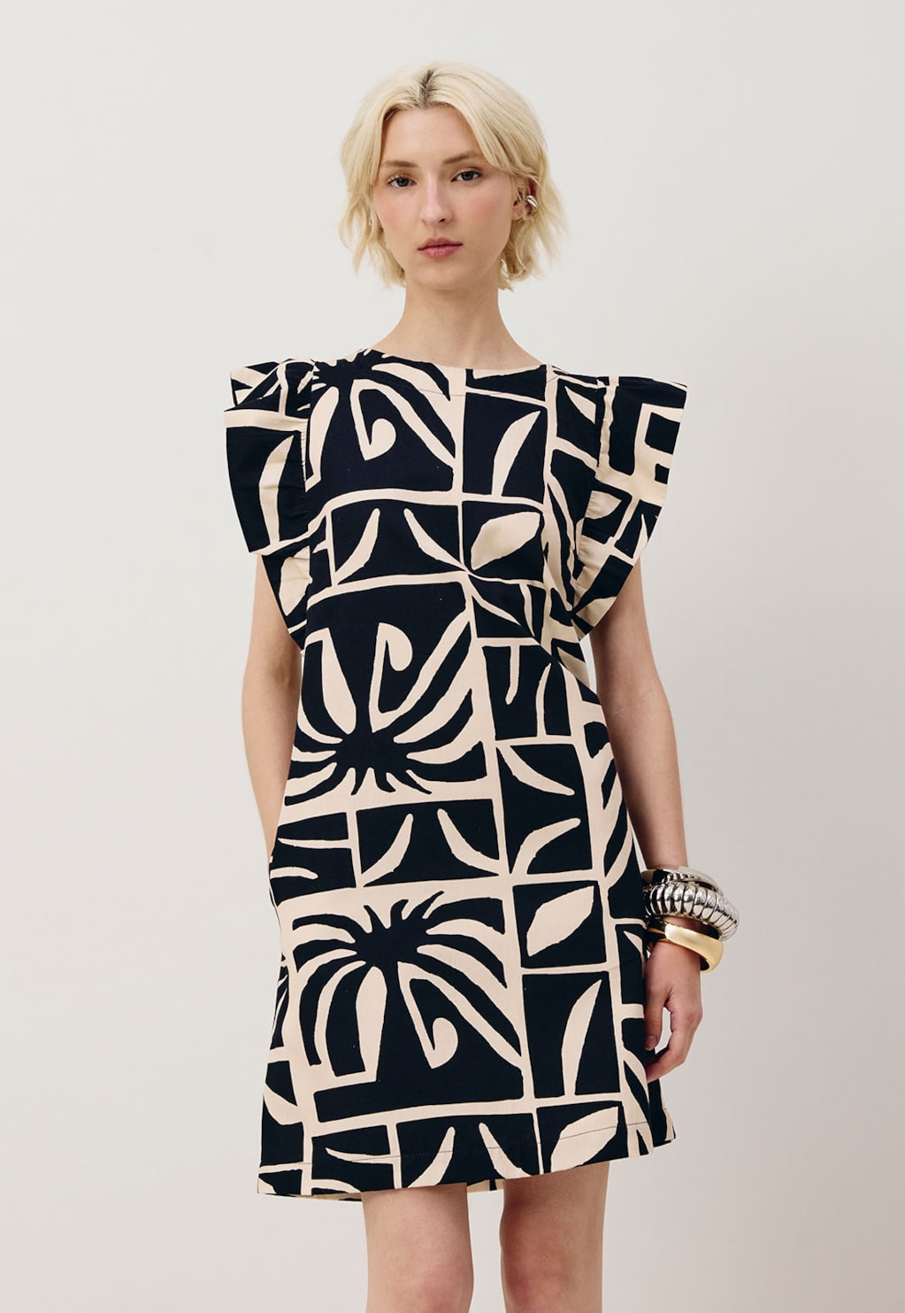 Vestido Curto Babados Estampado Reflexo