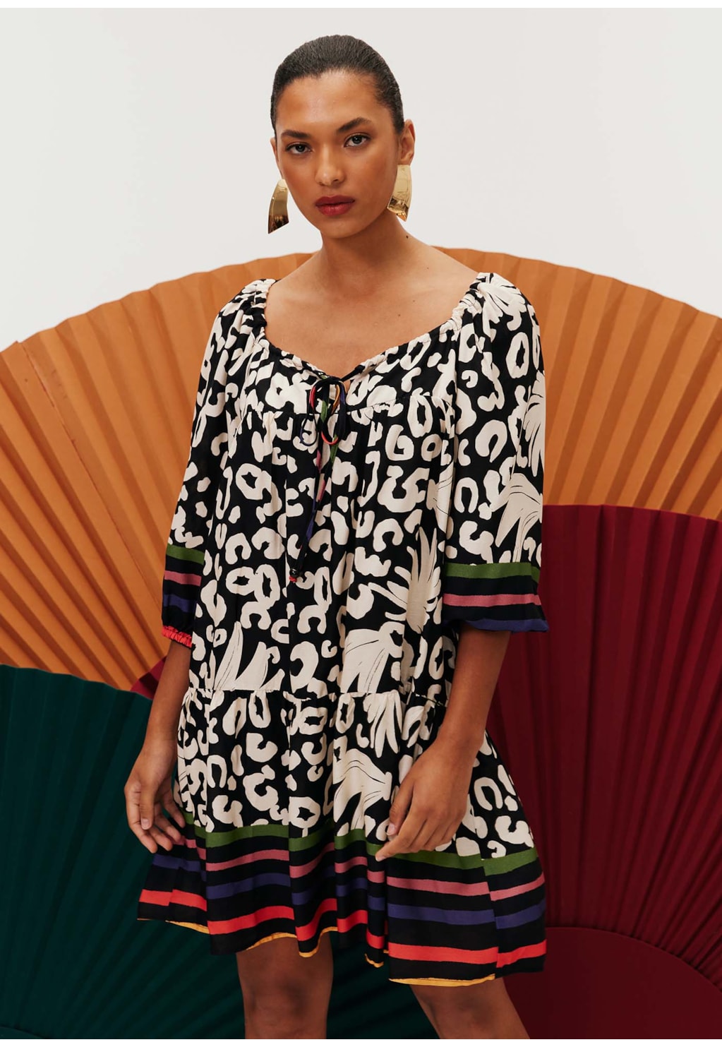 Vestido Curto Barrado Estampado Maracatú