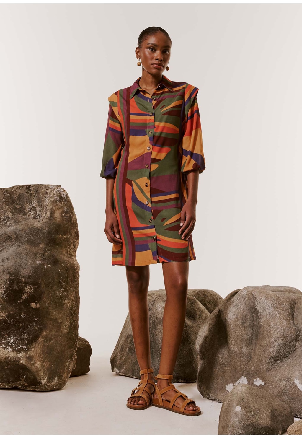 Vestido Curto de Botões Estampado Monstera