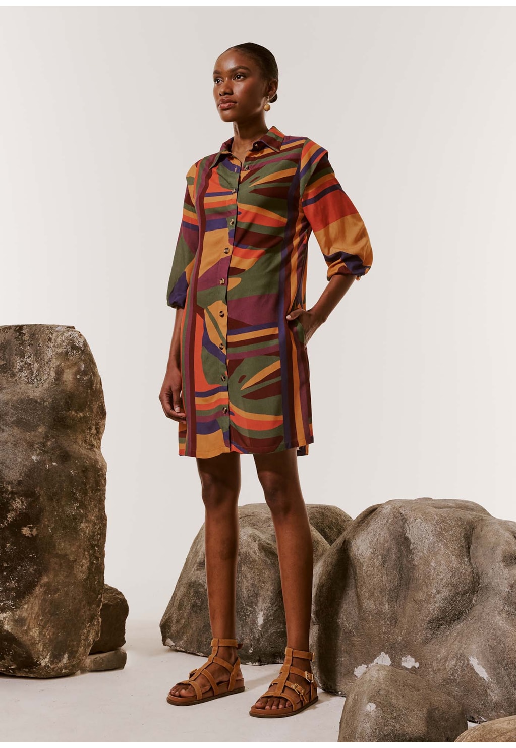 Vestido Curto de Botões Estampado Monstera