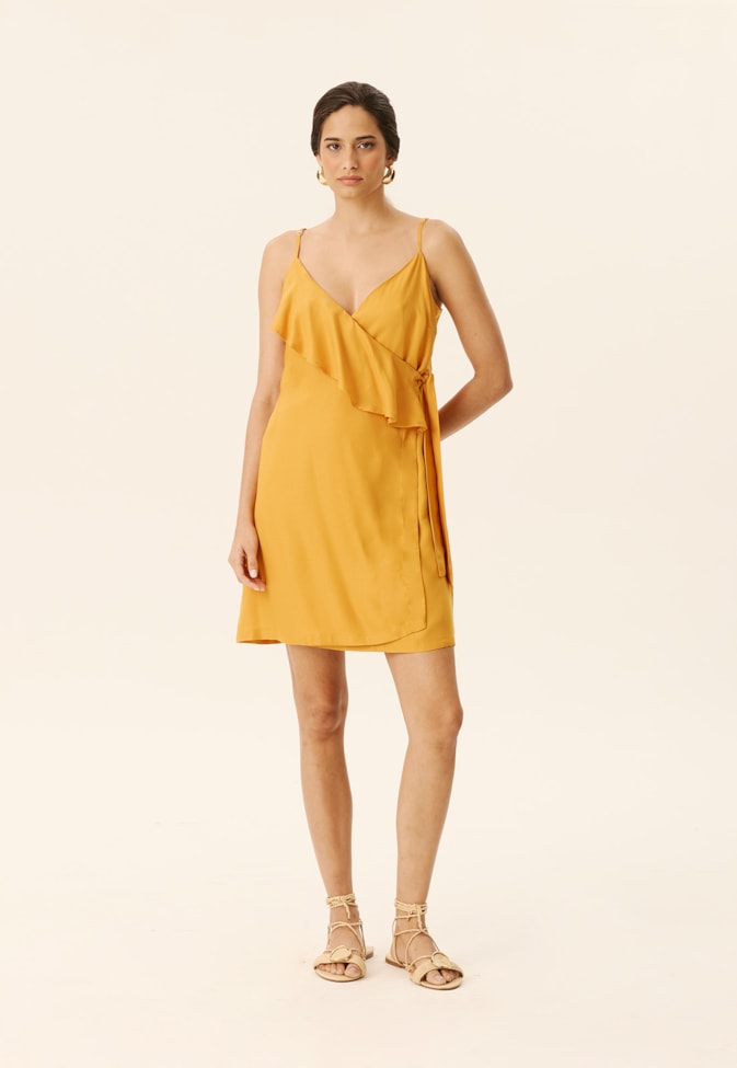 Vestido Curto Detalhe Babado