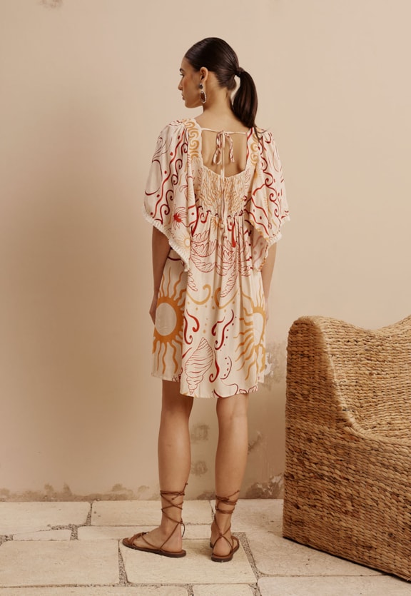 Vestido Curto Detalhe Franja Manga Estampado Marahu Vista Traseira