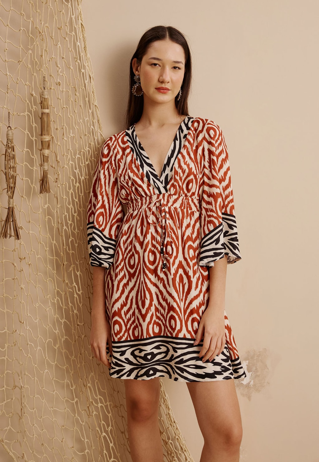 Vestido Curto Detalhe Túnel Estampado Arumã