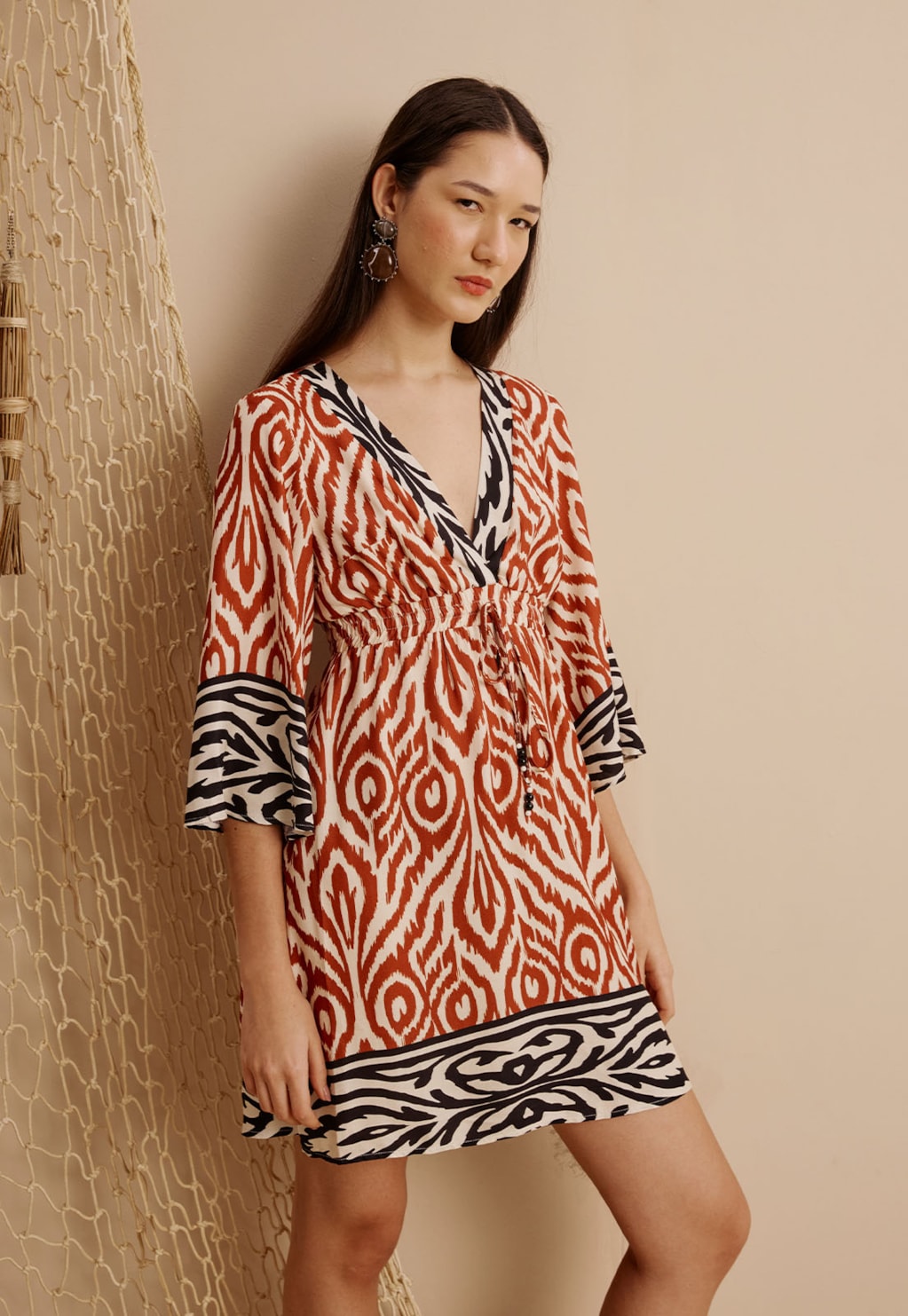 Vestido Curto Detalhe Túnel Estampado Arumã