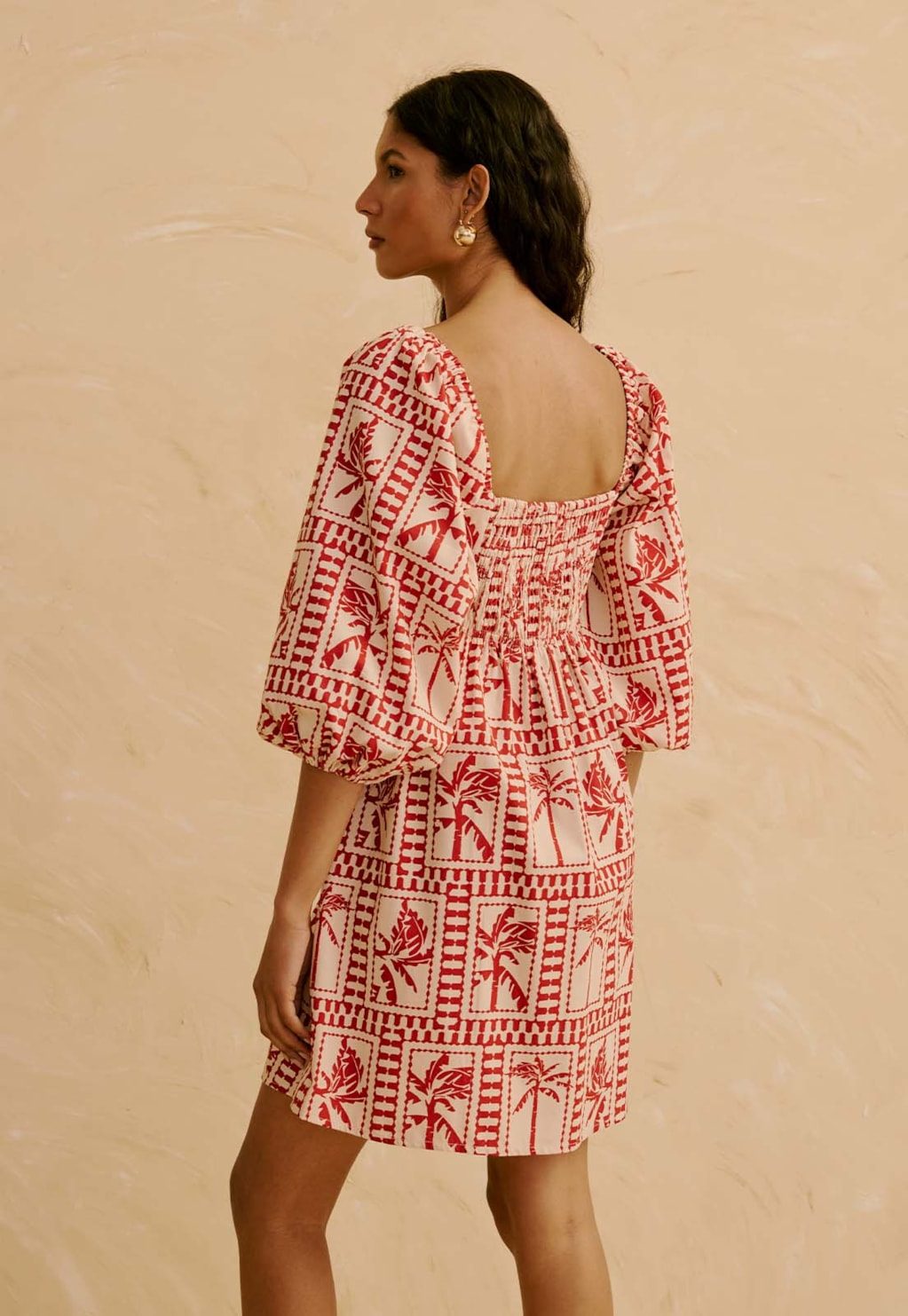 Vestido Curto Detalhe V Busto Estampado Yura