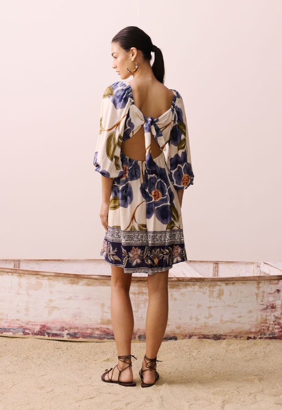 Vestido Curto Estampado Papoula Vista Traseira