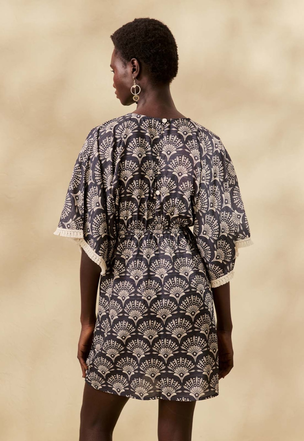 Vestido Curto Franjas Estampado Puna