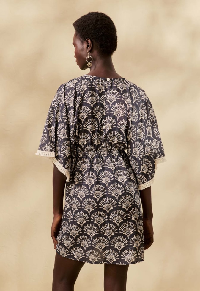 Vestido Curto Franjas Estampado Puna