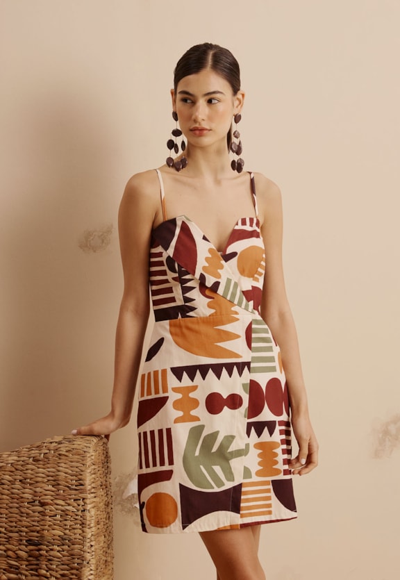 Vestido Curto Gola Virada Estampado Ribeirinha Vista Frontal