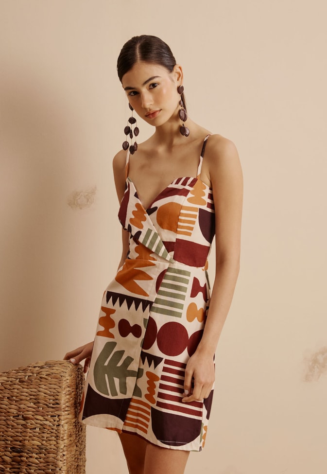 Vestido Curto Gola Virada Estampado Ribeirinha