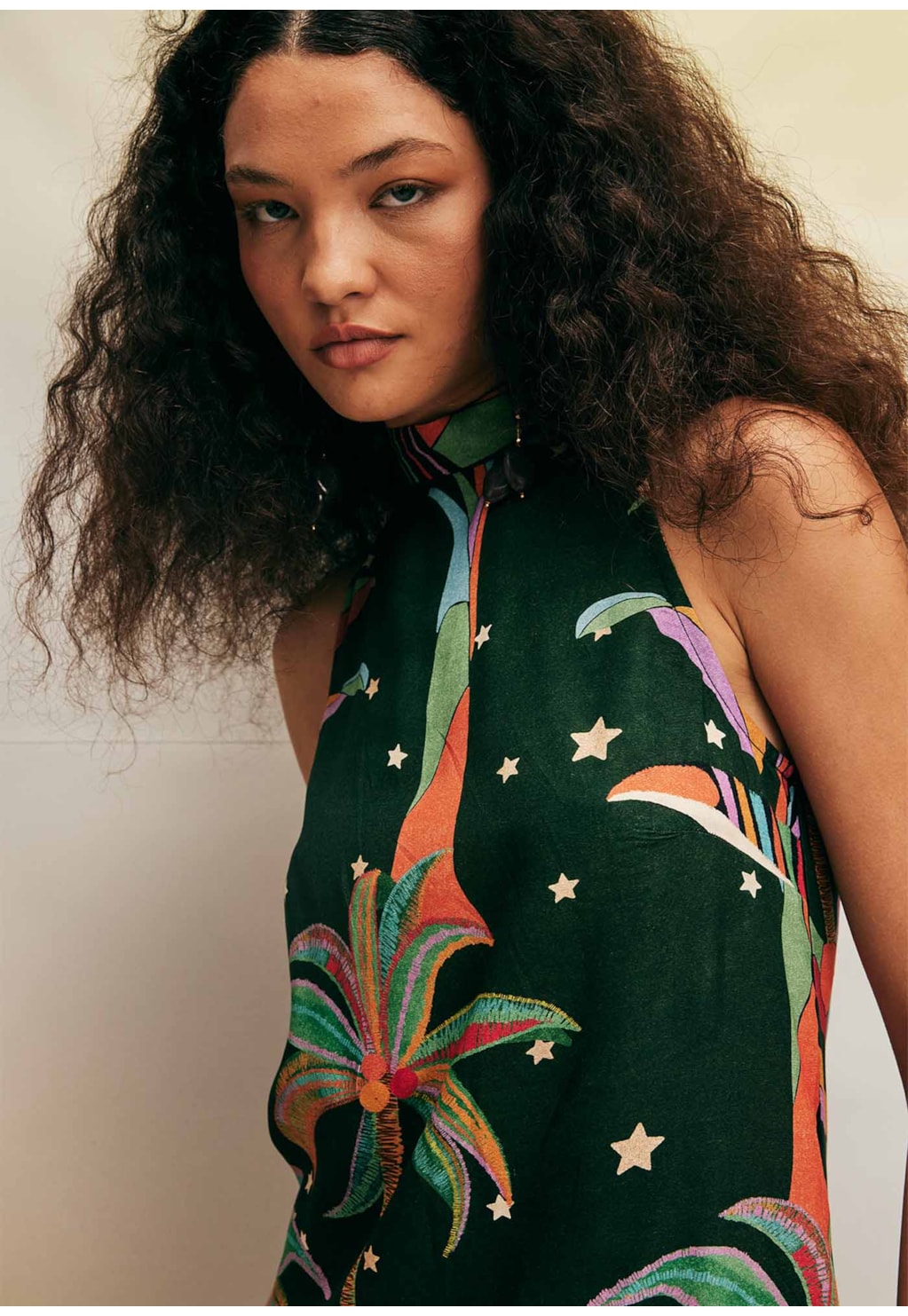 Vestido Curto Golinha Alta Estampado Mawê Tupi