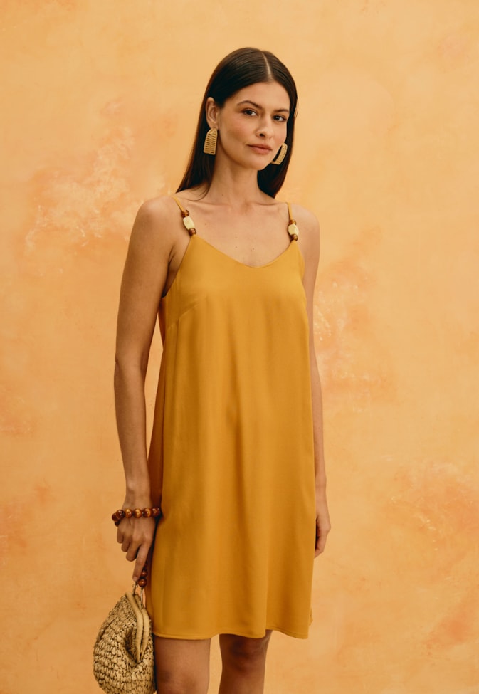 Vestido Curto Liso Alças Ponteiras