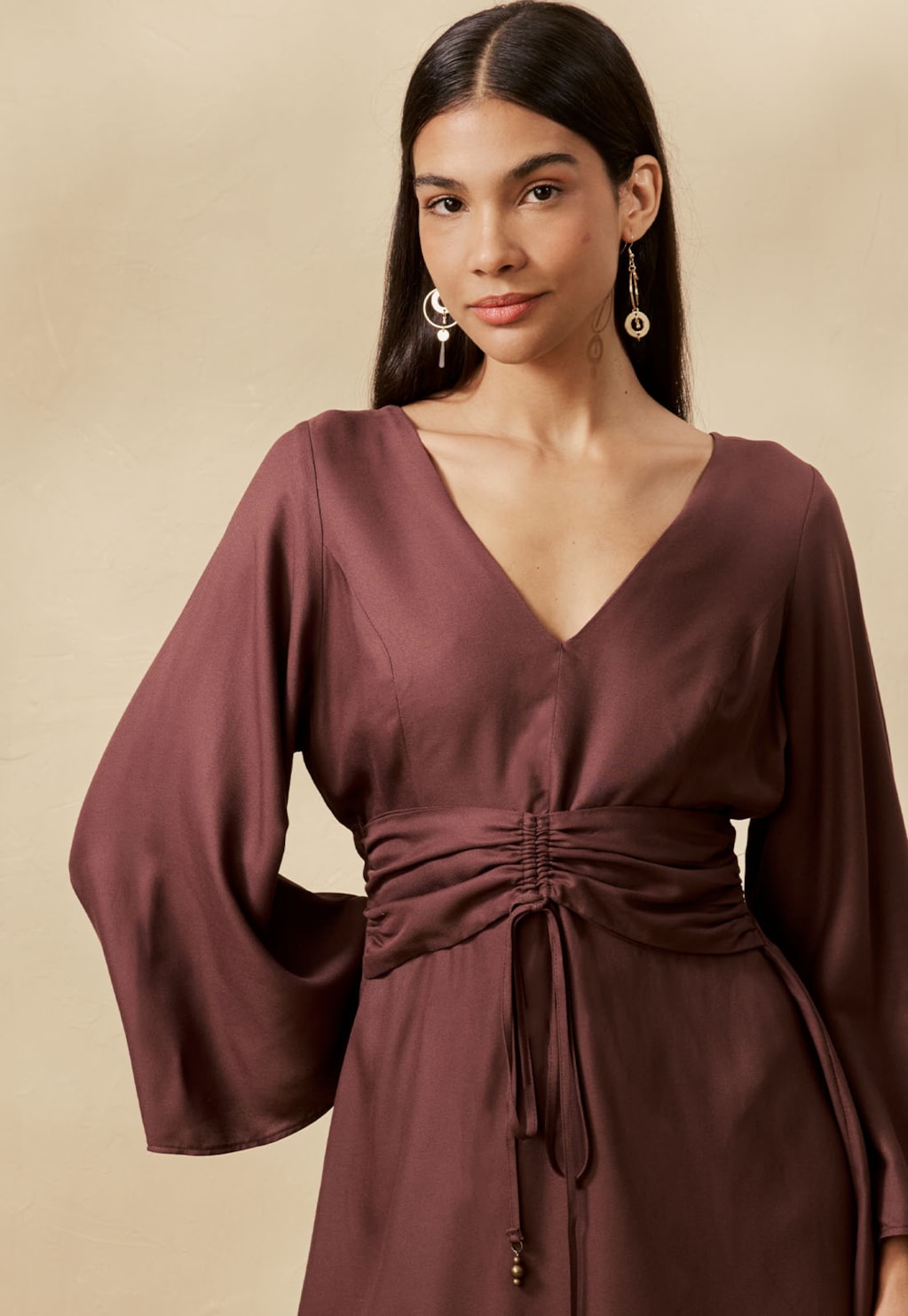 Vestido Curto Liso Detalhe Cintura