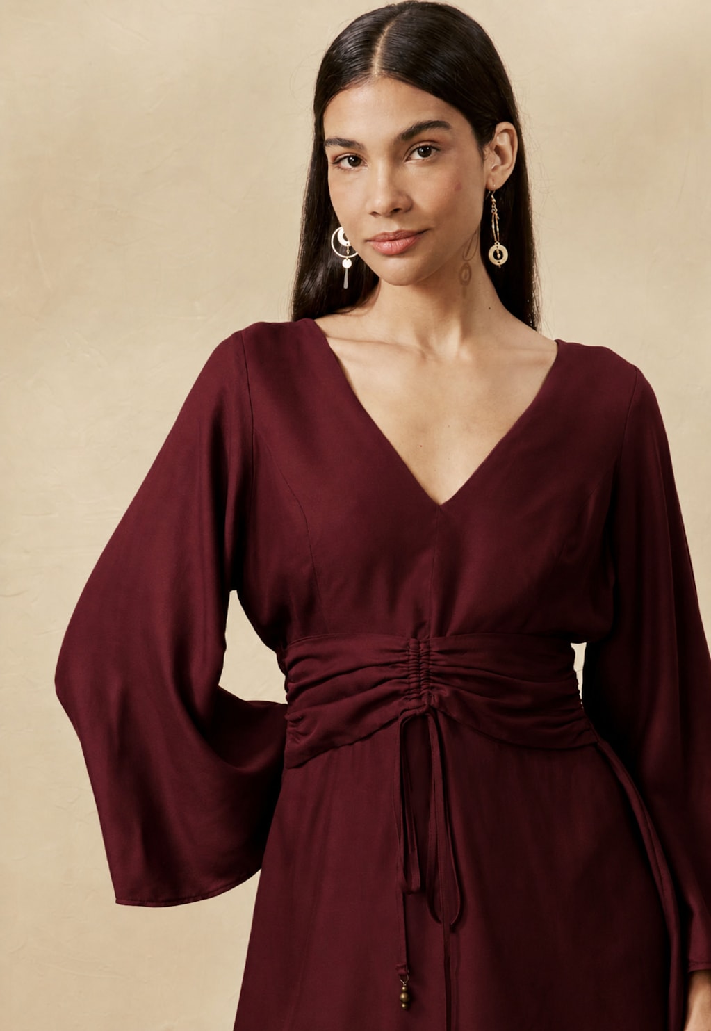Vestido Curto Liso Detalhe Cintura
