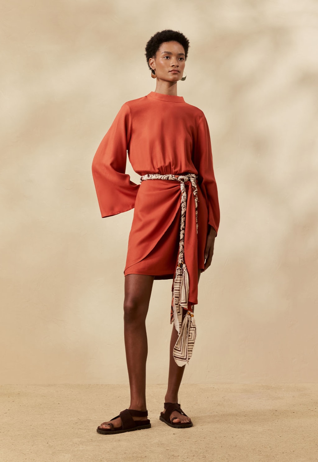 Vestido Curto Liso Golinha