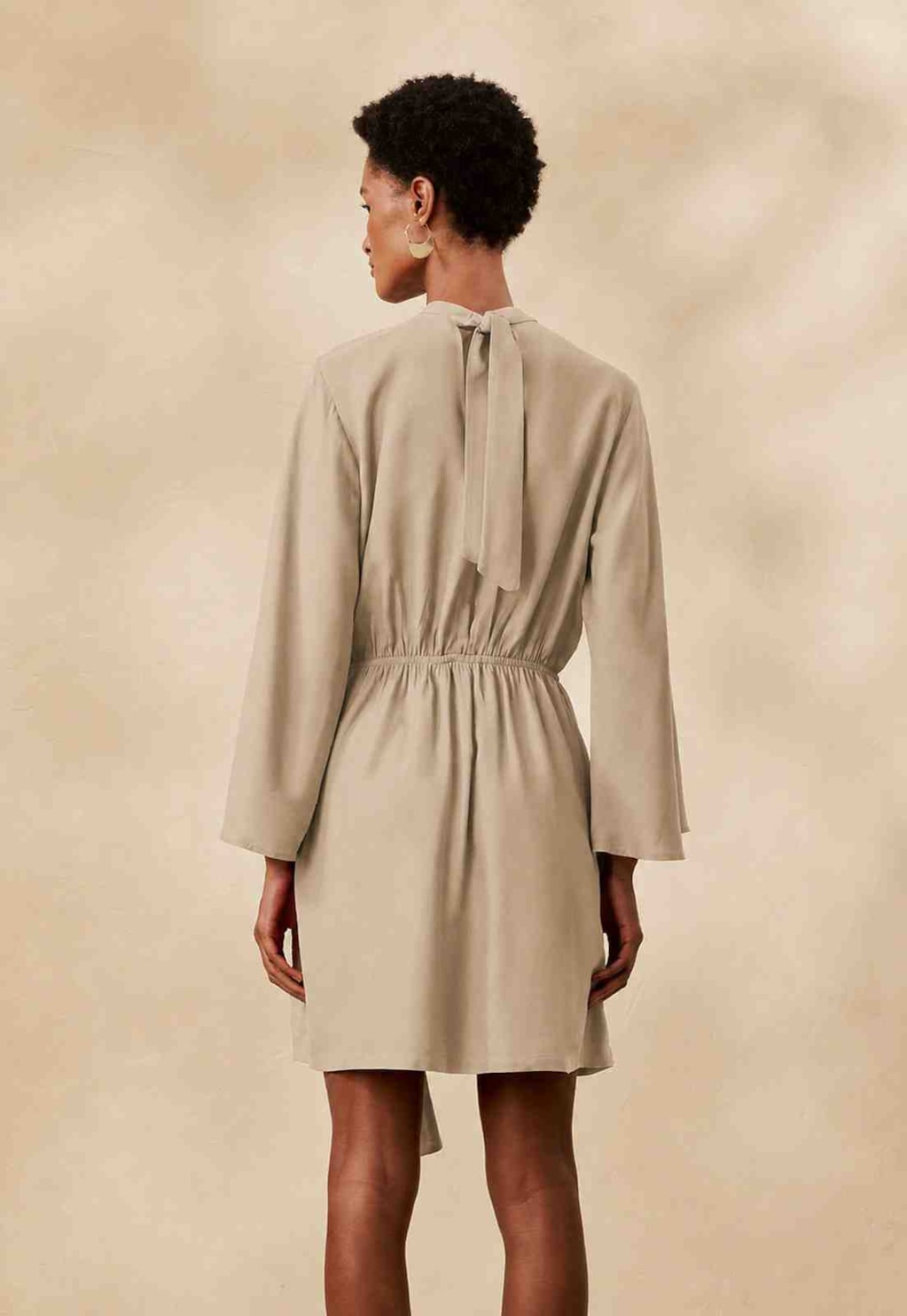 Vestido Curto Liso Golinha