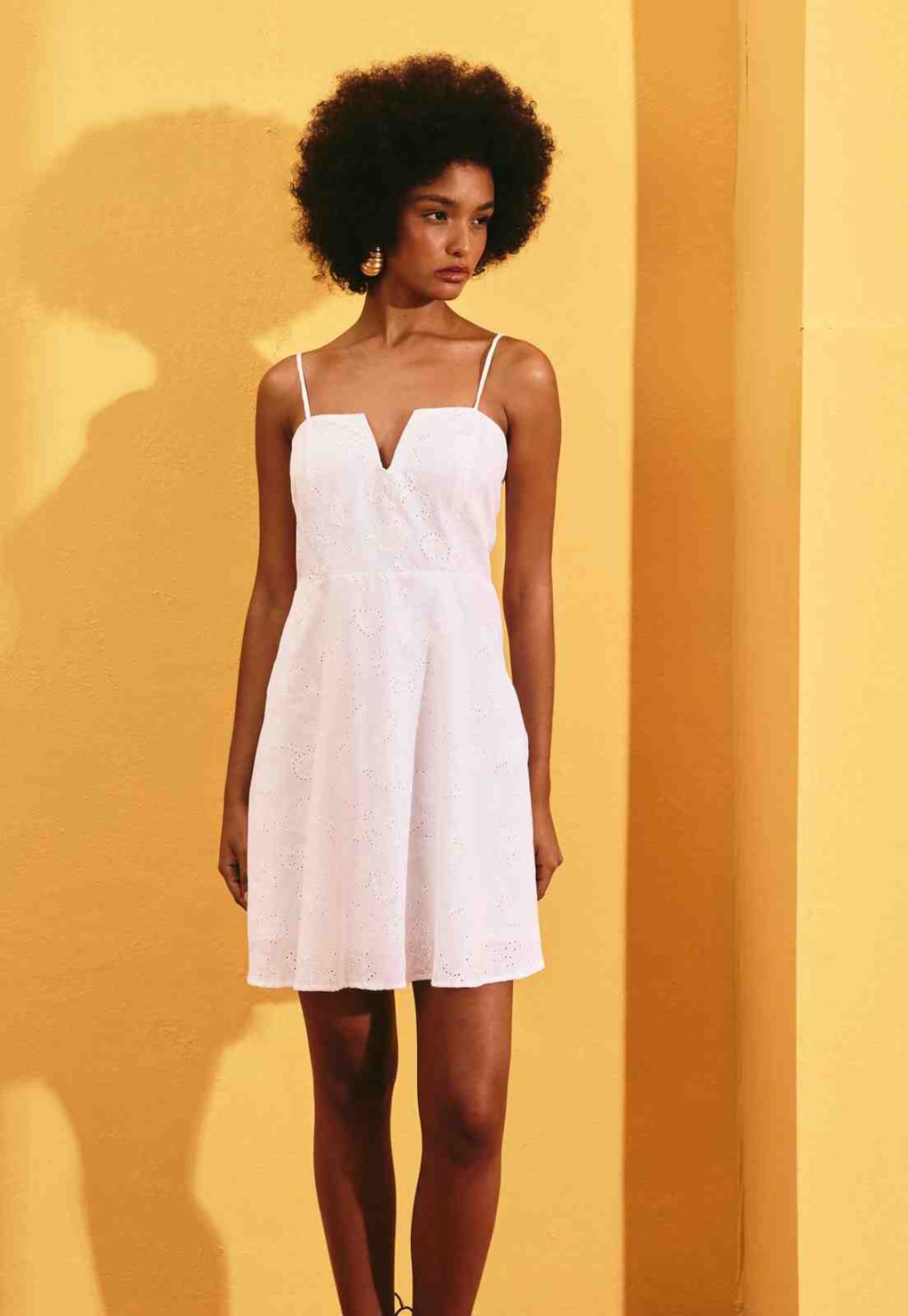 Vestido Curto Liso Laise