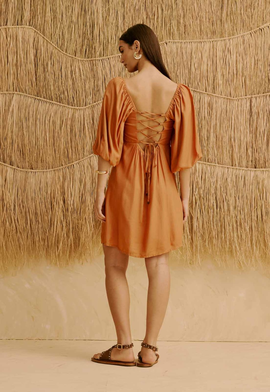 Vestido Curto Liso Manga Bufante  