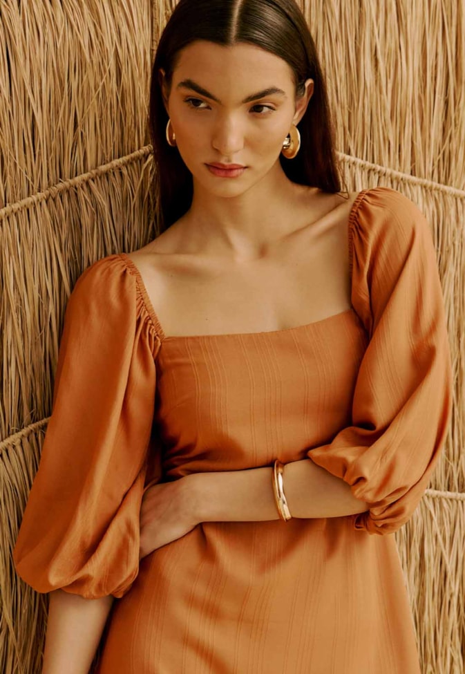 Vestido Curto Liso Manga Bufante  