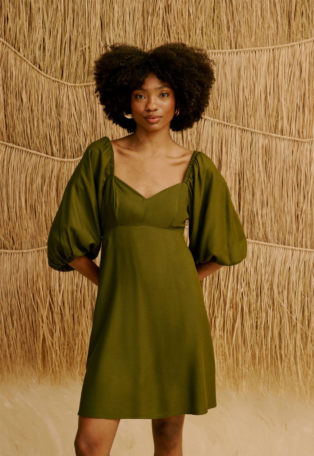Vestido Curto Liso Manga Bufante 