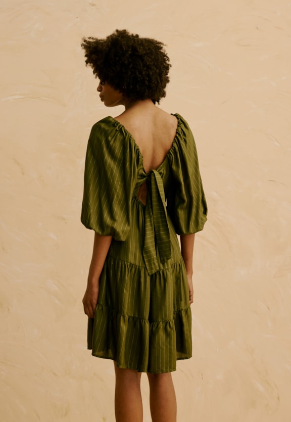 Vestido Curto Liso Marias Vista Traseira