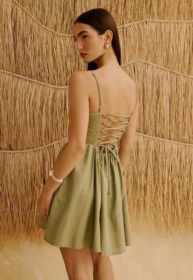 Vestido Curto Liso Ponta Cintura