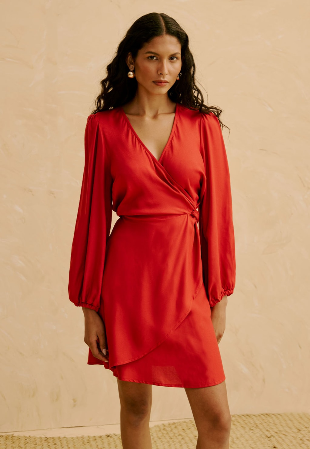 Vestido Curto Liso Transpassado