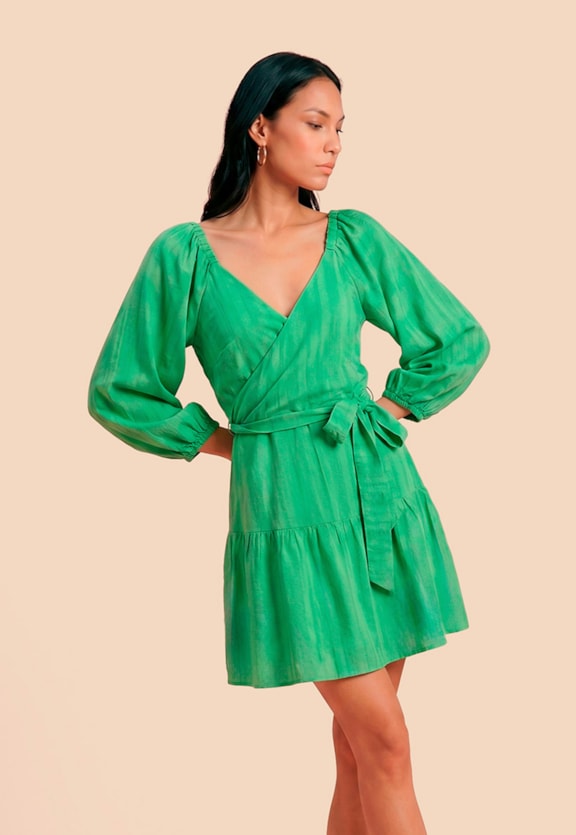 Vestido Curto Liso Transpasse Vista Frontal
