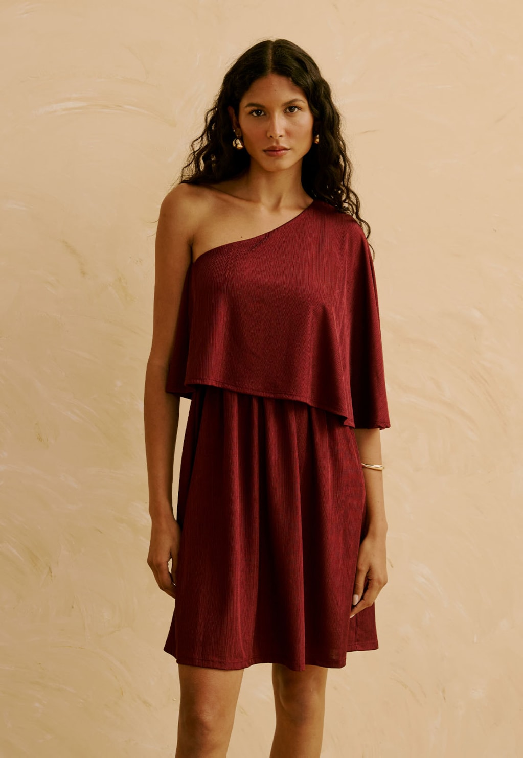 Vestido Curto Liso Um Ombro Só