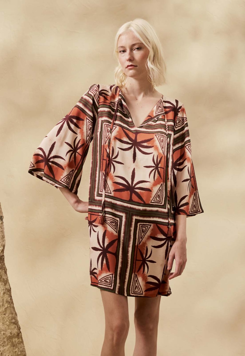 Vestido Curto Manga Ampla Estampado Bruma