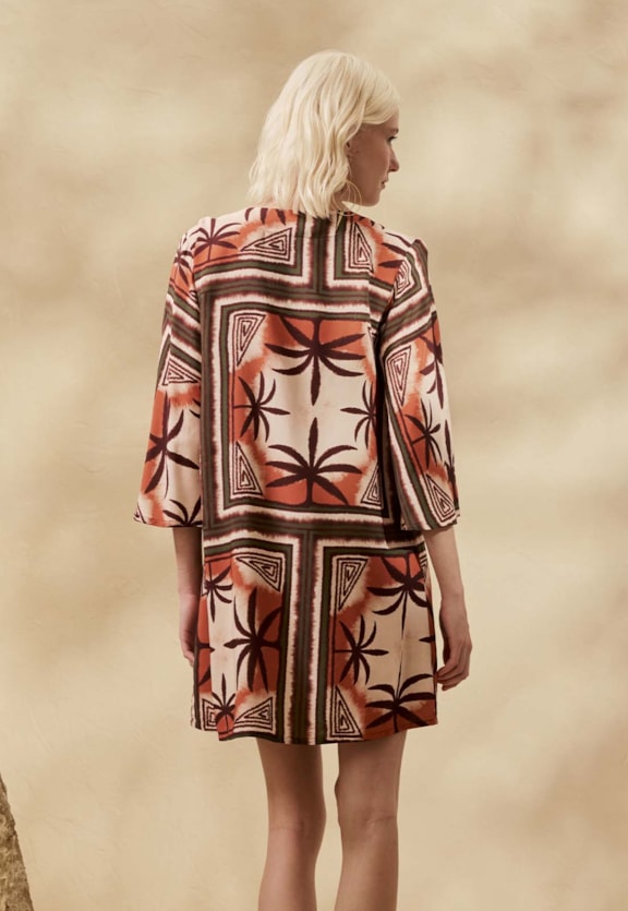 Vestido Curto Manga Ampla Estampado Bruma Vista Traseira