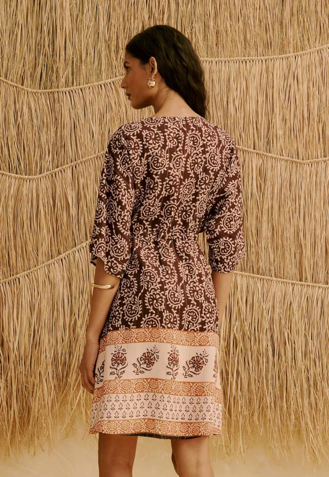 Vestido Curto Manga Ampla Estampado Kala
