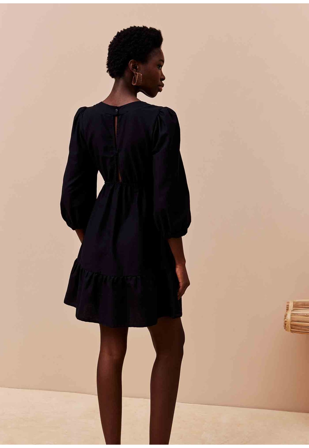 Vestido Curto Manga Bufante