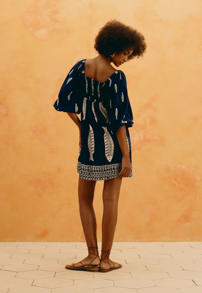 Vestido Curto Manga Bufante Estampado Cayma