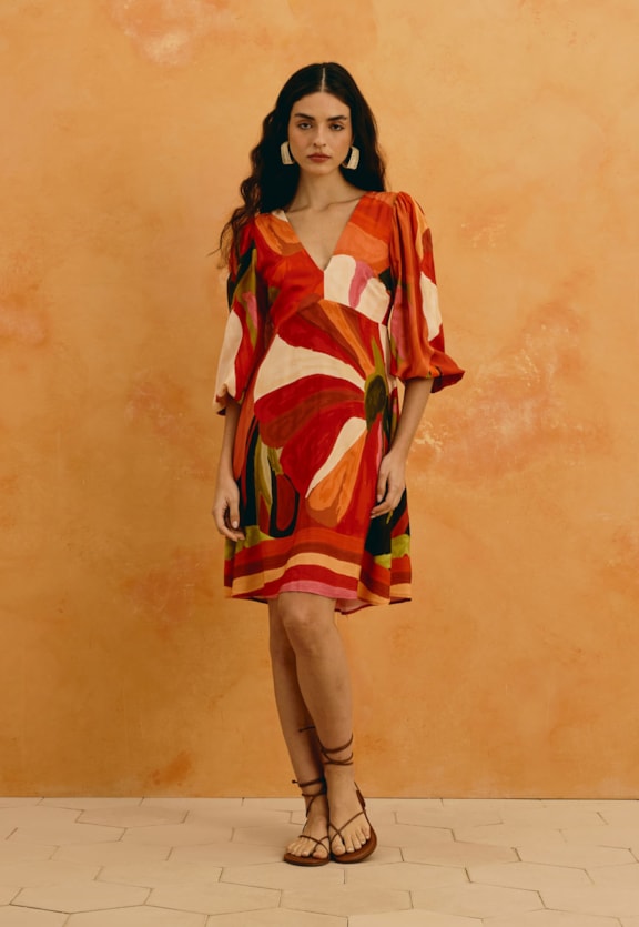 Vestido Curto Manga Bufante Estampado Latina Vista Frontal