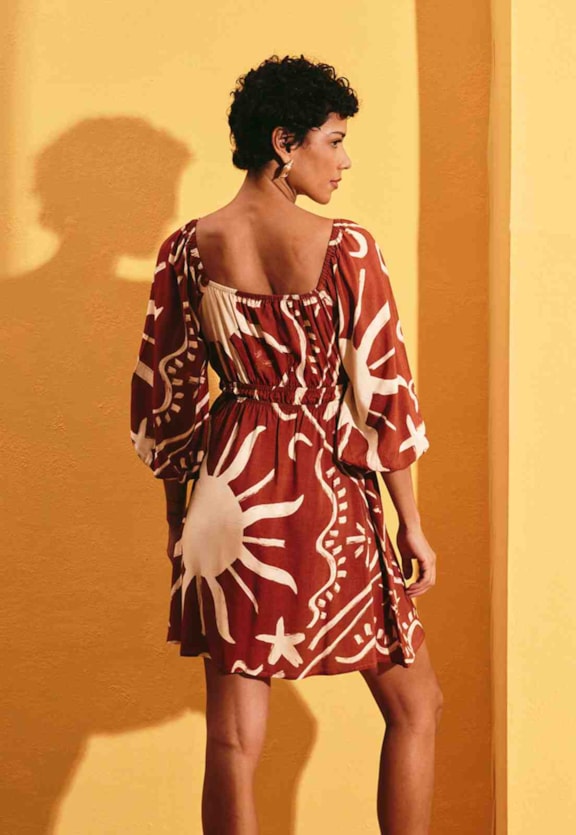 Vestido Curto Manga Bufante Estampado Solar Vista Traseira