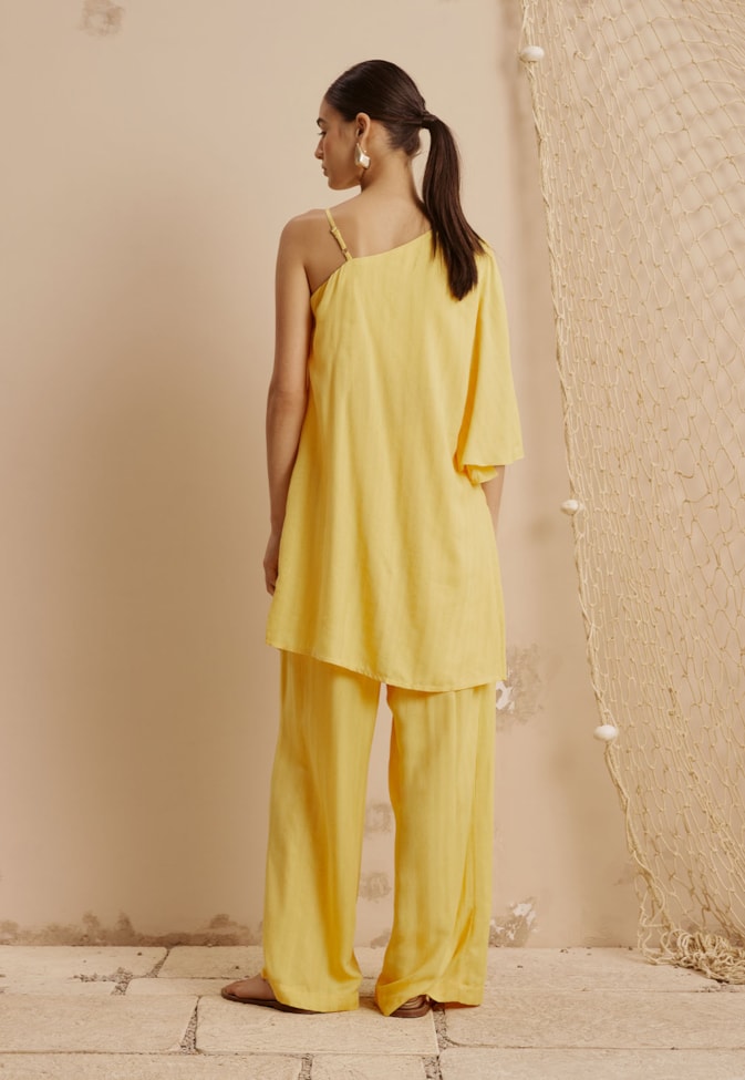 Vestido Curto Manga Lenço